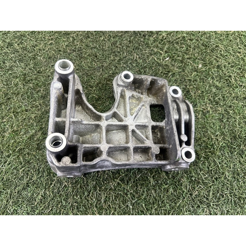 Кронштейн генератора (кронштейны двигателя) AUDI A8 D4 2011 4.2 CDRA 079903805AF