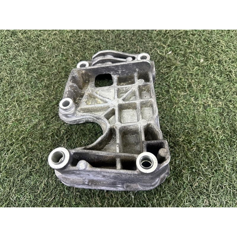 Кронштейн генератора (кронштейны двигателя) AUDI A8 D4 2011 4.2 CDRA 079903805AF