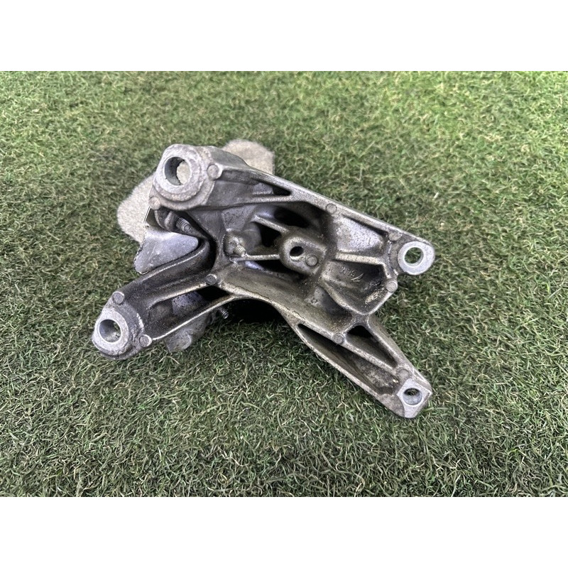 Кронштейн подушки двигателя (кронштейны двигателя) AUDI A8 D4 2011 4.2 CDRA 4H0199307AC