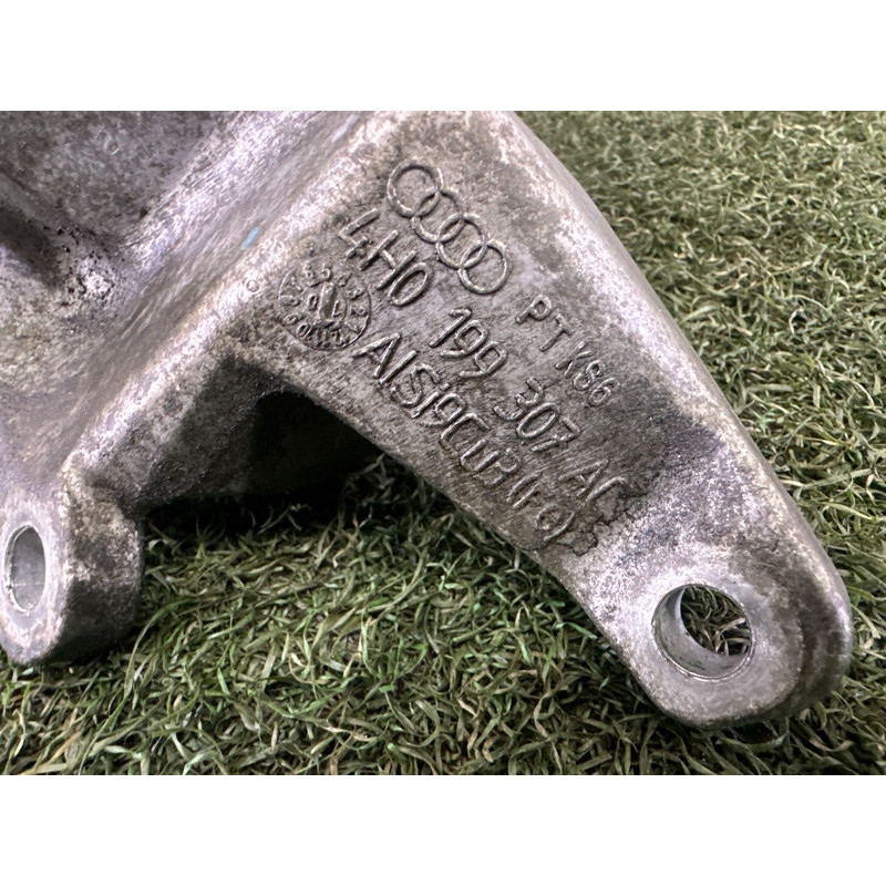 Кронштейн подушки двигателя (кронштейны двигателя) AUDI A8 D4 2011 4.2 CDRA 4H0199307AC