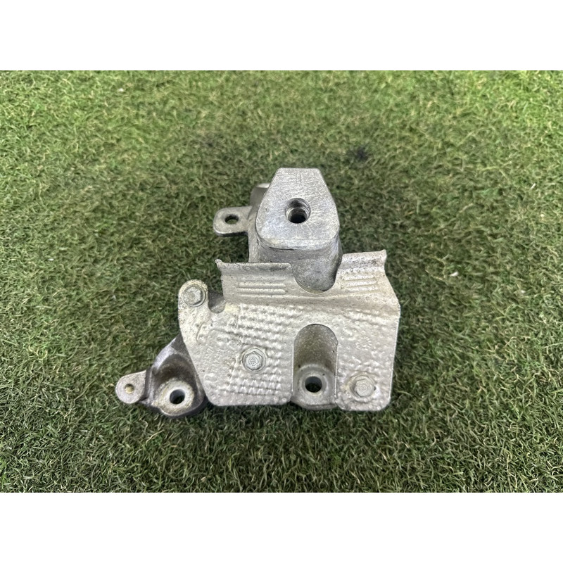 Кронштейн подушки двигателя (кронштейны двигателя) AUDI A8 D4 2011 4.2 CDRA 4H0199308AC