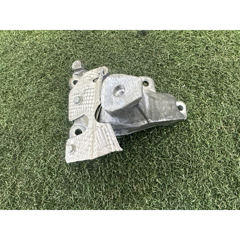 Кронштейн подушки двигателя (кронштейны двигателя) AUDI A8 D4 2011 4.2 CDRA 4H0199308AC