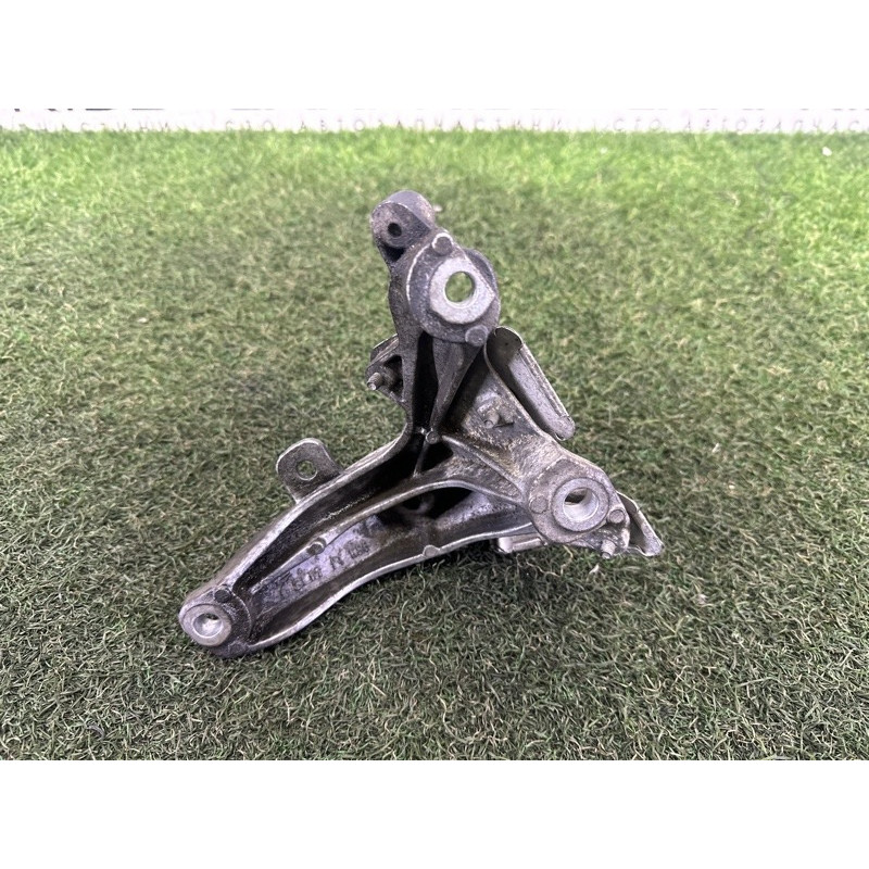 Кронштейн подушки двигателя (кронштейны двигателя) AUDI A8 D4 2011 4.2 CDRA 4H0199308AC