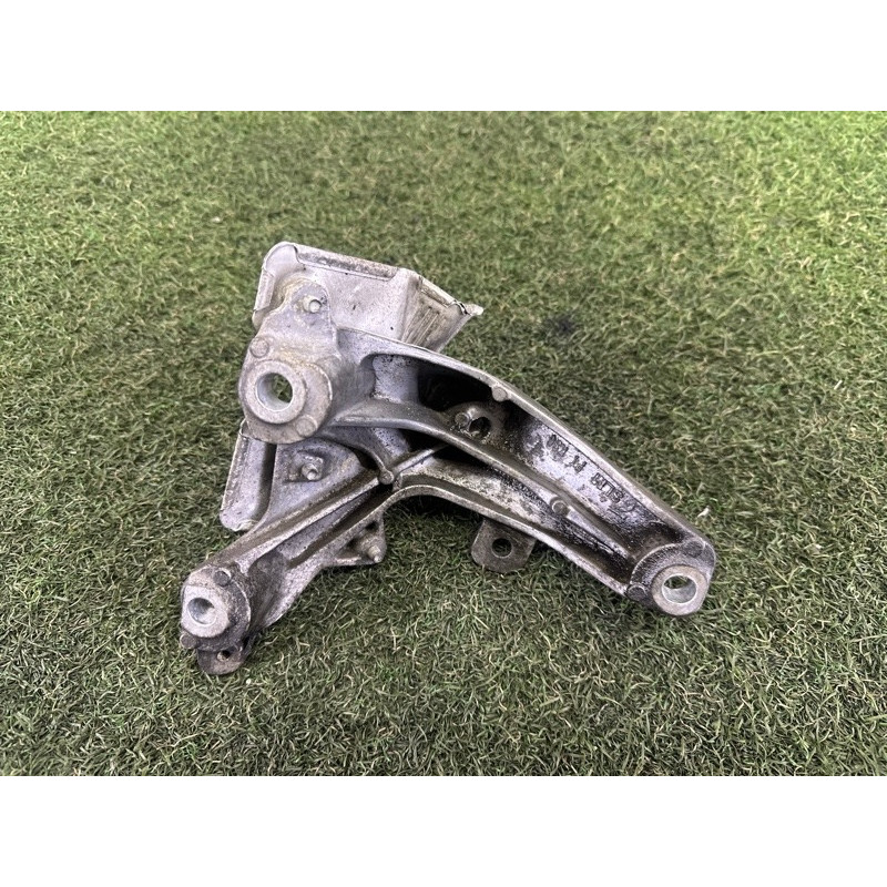 Кронштейн подушки двигателя (кронштейны двигателя) AUDI A8 D4 2011 4.2 CDRA 4H0199308AC