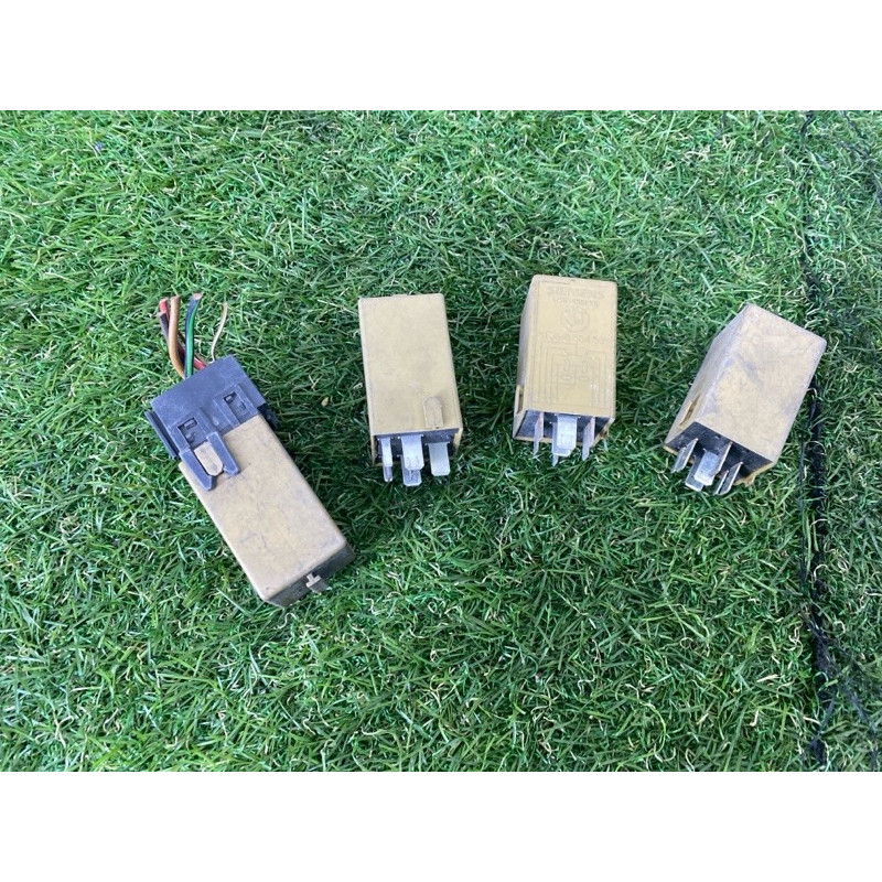 Реле (электрика) BMW 5-series E39 61368384505