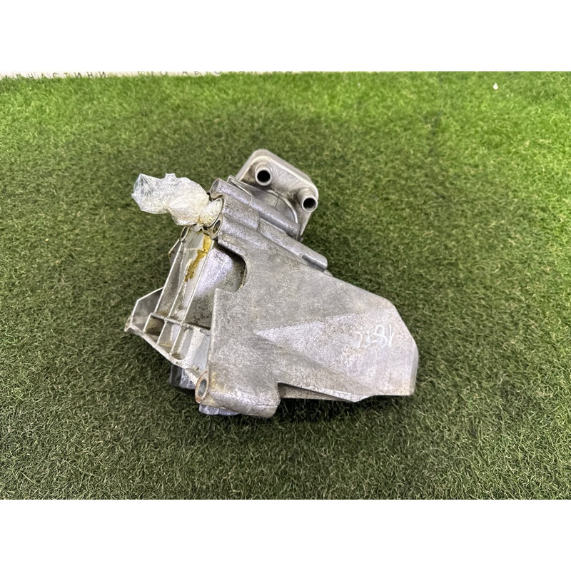 Корпус масляного фильтра (двигатель и элементы) Volkswagen Touareg NF 2011 3.6 03H115403J