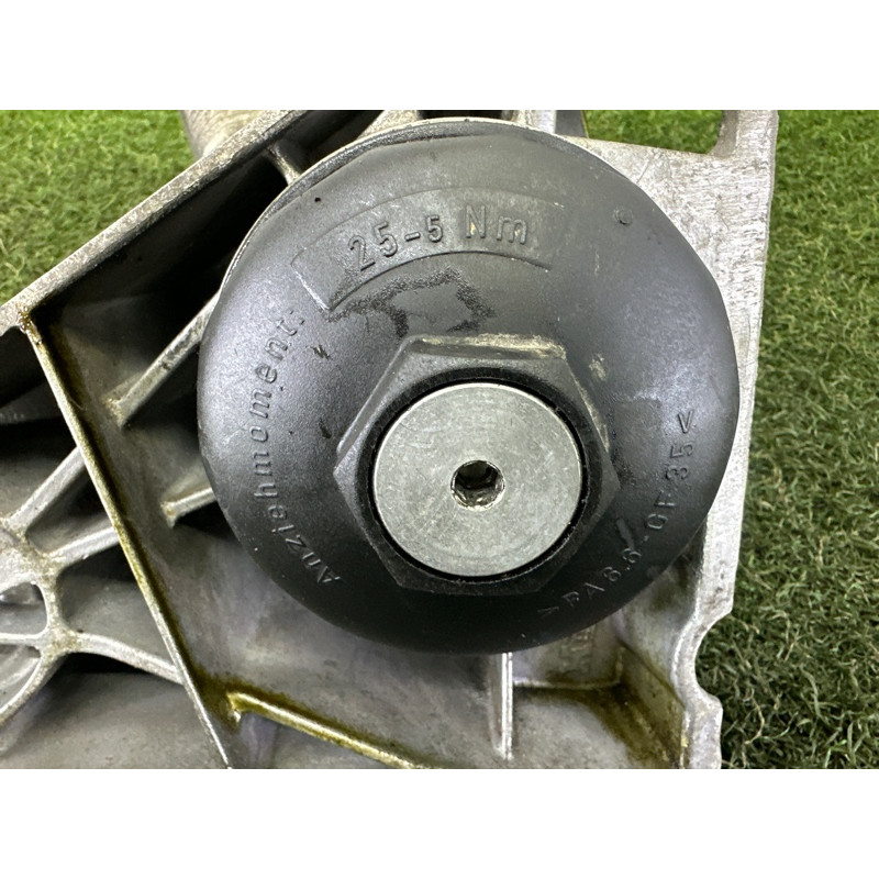 Корпус масляного фильтра (двигатель и элементы) Volkswagen Touareg NF 2011 3.6 03H115403J