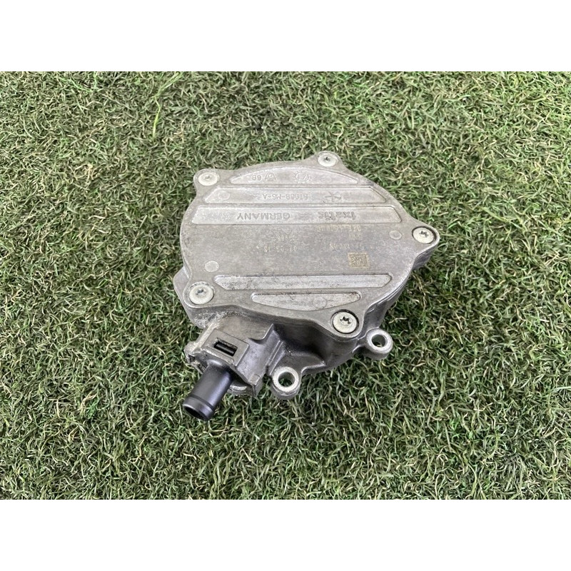 Вакуумный насос (тормозная система) AUDI Q7 4M 2017 3.0 CREC 06E145100Q