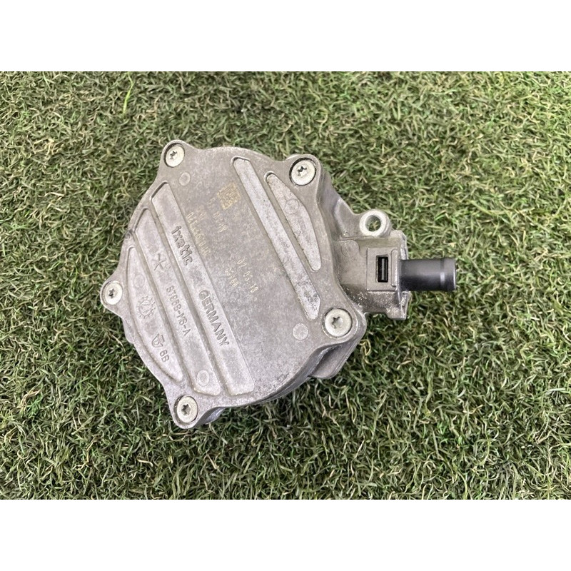 Вакуумный насос (тормозная система) AUDI Q7 4M 2017 3.0 CREC 06E145100Q