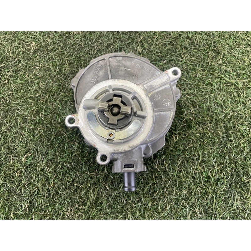 Вакуумный насос (тормозная система) AUDI Q7 4M 2017 3.0 CREC 06E145100Q