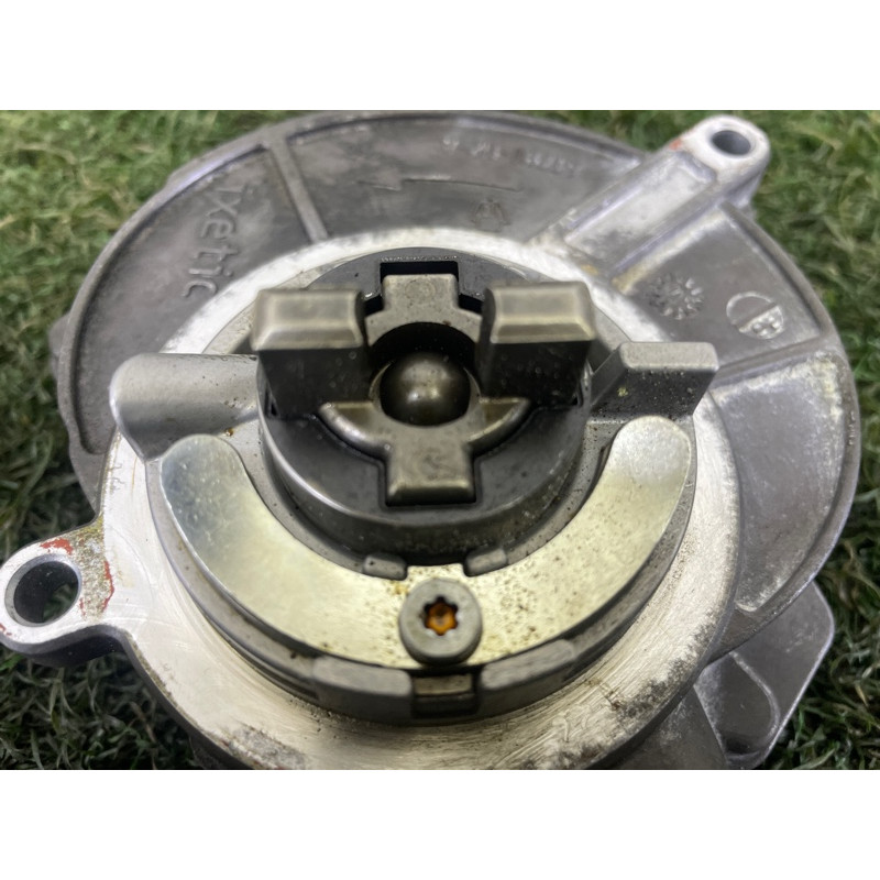 Вакуумный насос (тормозная система) AUDI Q7 4M 2017 3.0 CREC 06E145100Q