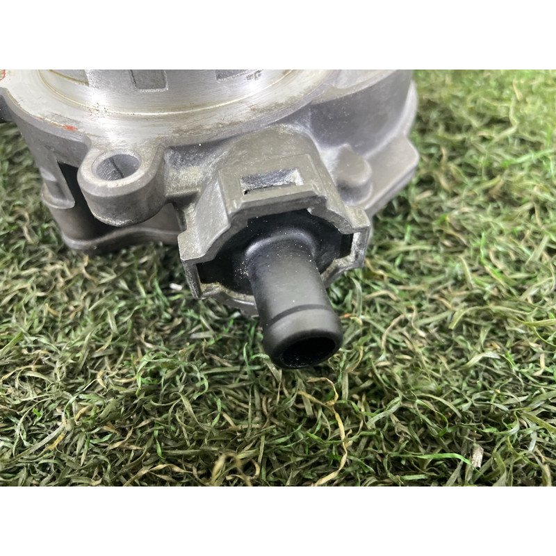 Вакуумный насос (тормозная система) AUDI Q7 4M 2017 3.0 CREC 06E145100Q