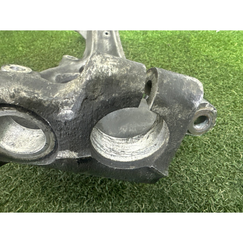 Поворотный кулак (подвеска) AUDI A4 B8 2013 2.0 TFSI 4G0407253B