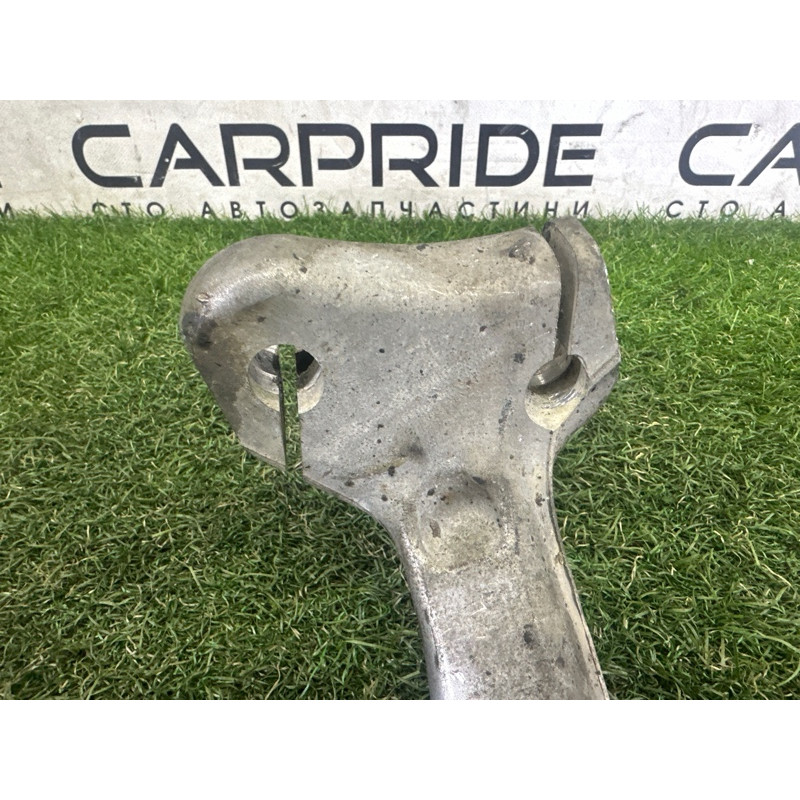 Поворотный кулак (подвеска) AUDI A4 B8 2013 2.0 TFSI 4G0407253B