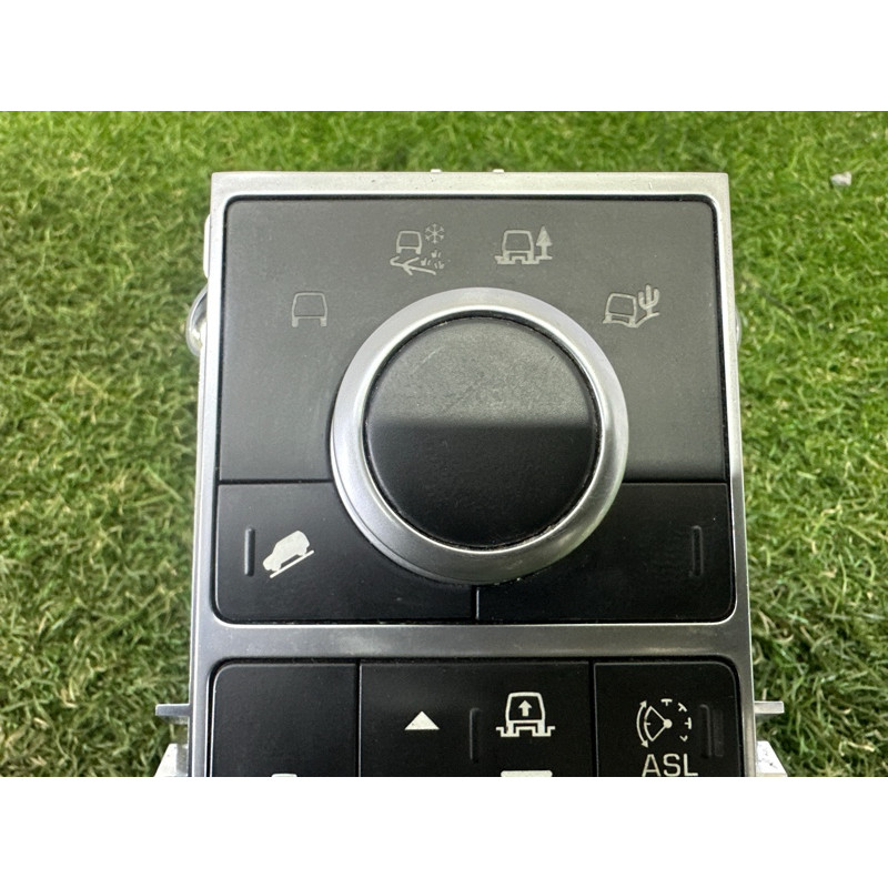 Кнопка регулировки высоты подвески (электрика / кнопки) LAND ROVER RANGE ROVER Sport L494 2016 3.0 Diesel LR070858