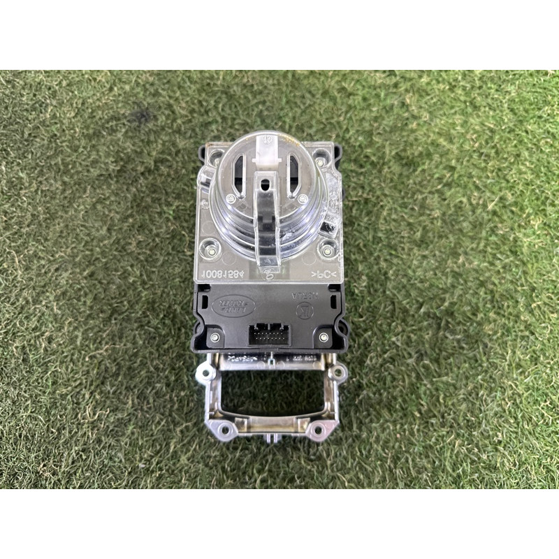 Кнопка регулировки высоты подвески (электрика / кнопки) LAND ROVER RANGE ROVER Sport L494 2016 3.0 Diesel LR070858