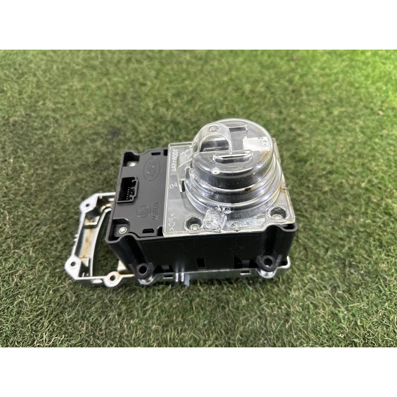 Кнопка регулировки высоты подвески (электрика / кнопки) LAND ROVER RANGE ROVER Sport L494 2016 3.0 Diesel LR070858