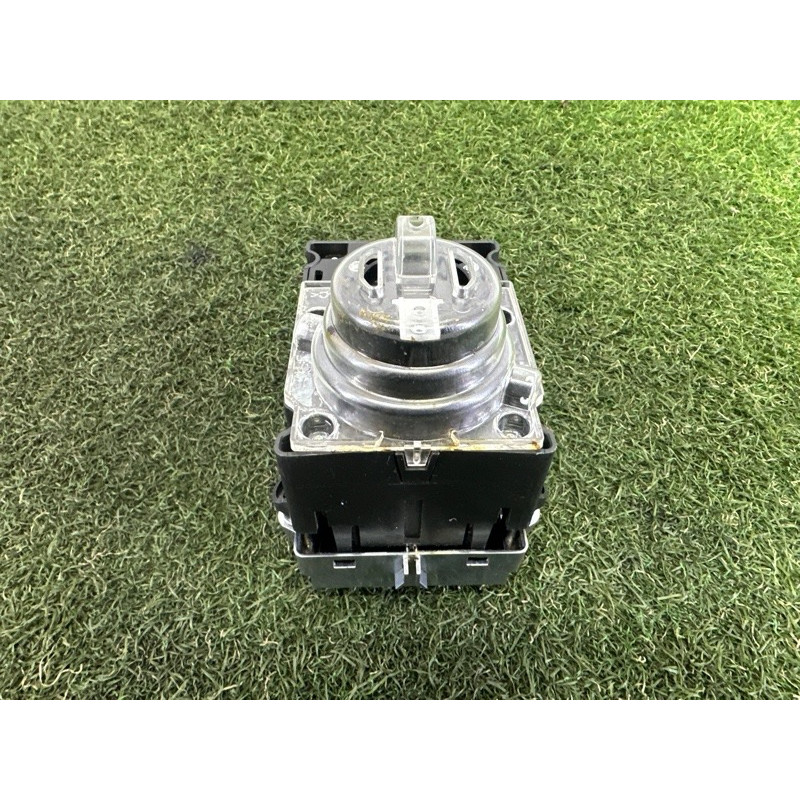 Кнопка регулировки высоты подвески (электрика / кнопки) LAND ROVER RANGE ROVER Sport L494 2016 3.0 Diesel LR070858