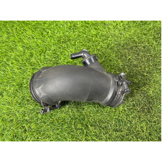 Патрубок воздушного фильтра