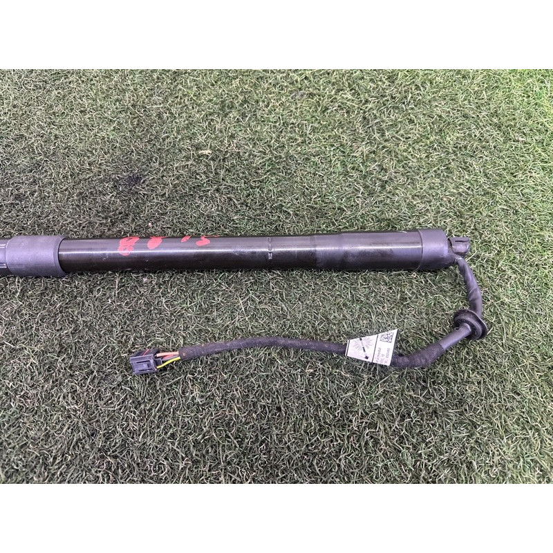 Привод двери багажника (электрика) LAND ROVER RANGE ROVER Sport L494 2016 3.0 Diesel LR044161