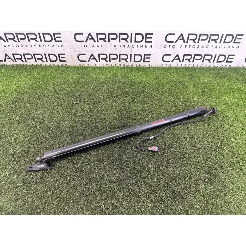 Привод двери багажника (электрика) Volkswagen Touareg NF 2012 3.0 TDI 7P6827851FIIT