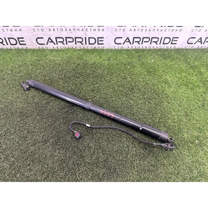 Привод двери багажника (электрика) Volkswagen Touareg NF 2012 3.0 TDI 7P6827851FIIT