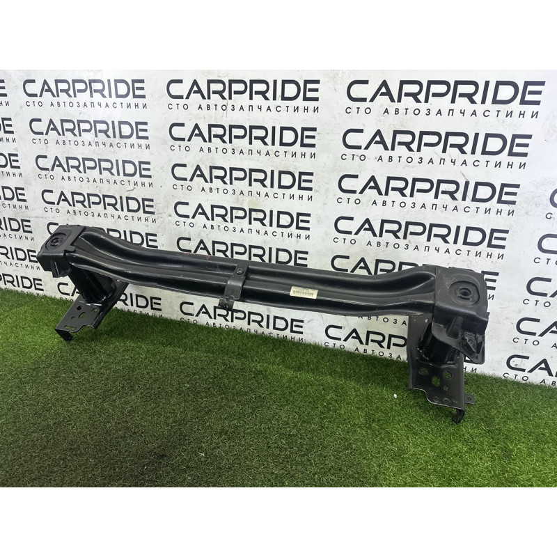 Усилитель бампера (наружные элементы кузова) Volkswagen Touareg NF 2012 3.0 TDI 7P0807109B