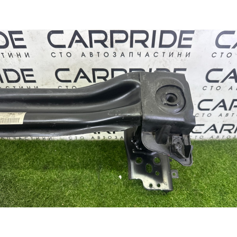 Усилитель бампера (наружные элементы кузова) Volkswagen Touareg NF 2012 3.0 TDI 7P0807109B