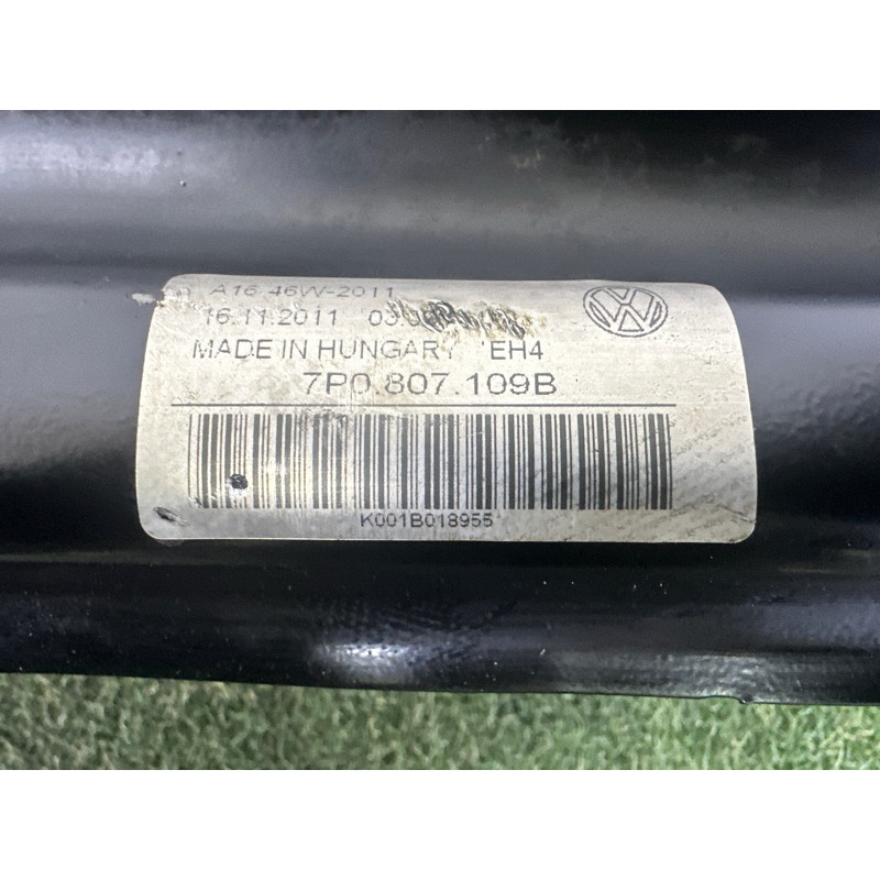 Усилитель бампера (наружные элементы кузова) Volkswagen Touareg NF 2012 3.0 TDI 7P0807109B