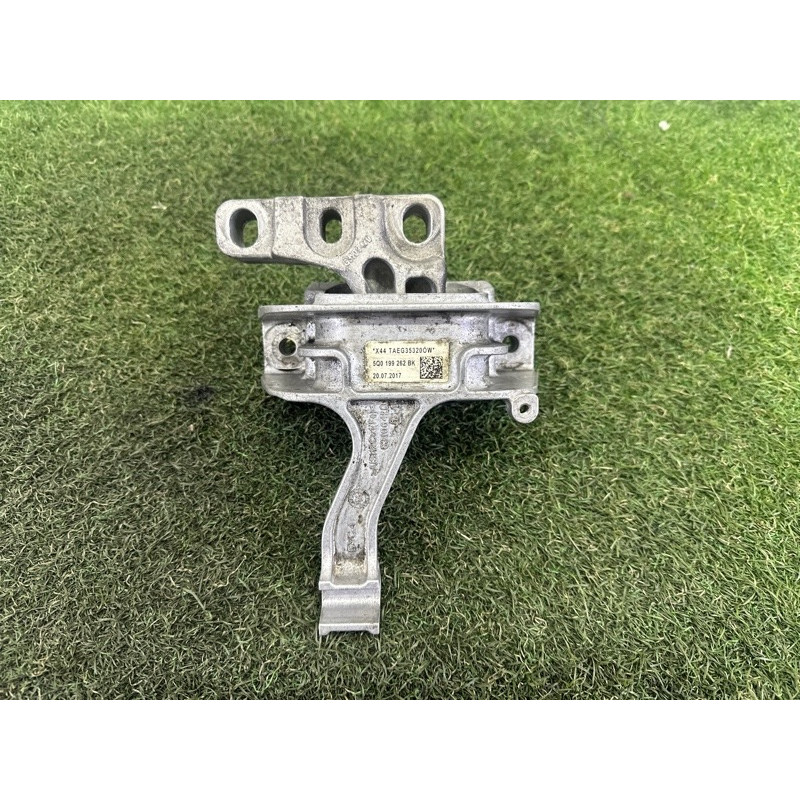 Подушка двигателя (двигатель и элементы) AUDI A3 8V 2016 1.8 CNSB 5Q0199262BK
