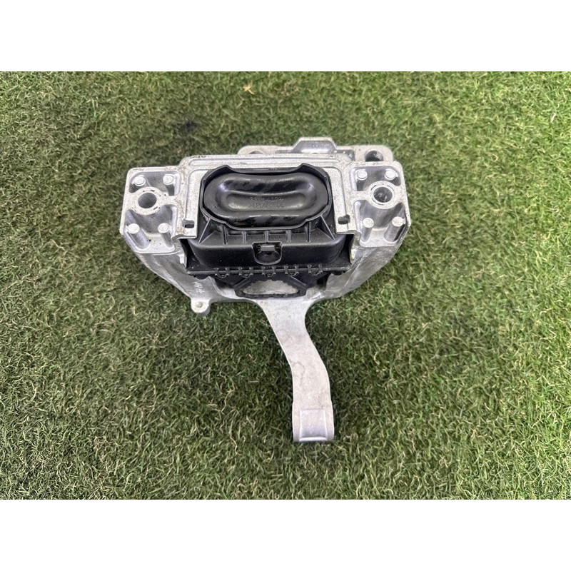 Подушка двигателя (двигатель и элементы) AUDI A3 8V 2016 1.8 CNSB 5Q0199262BK