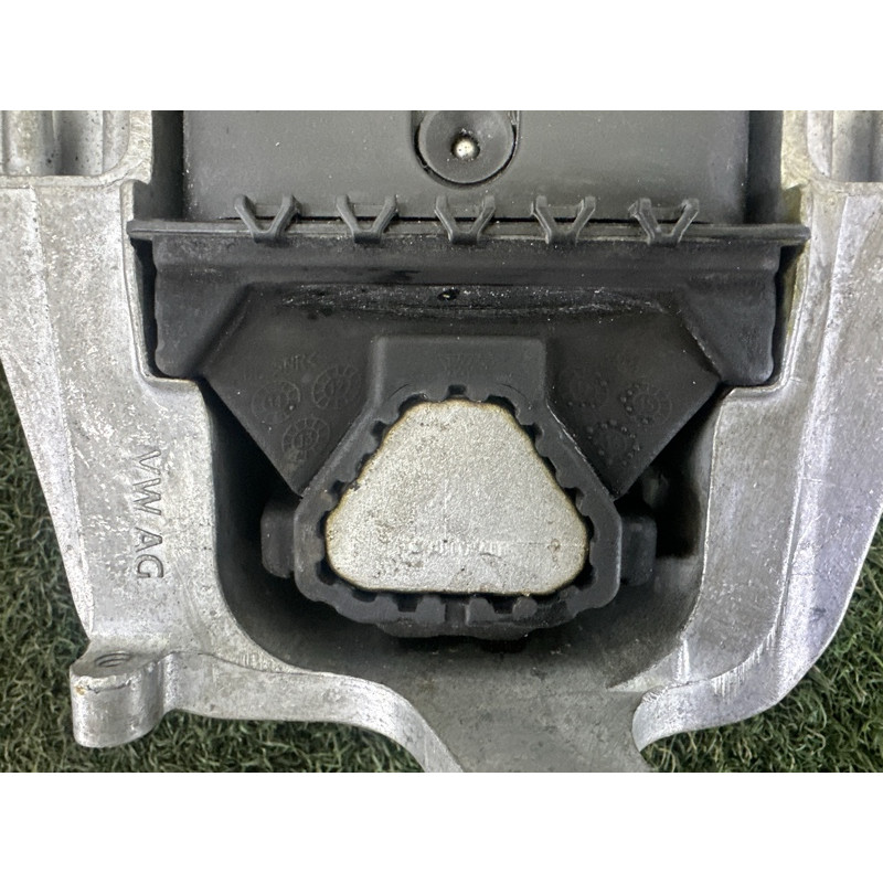 Подушка двигателя (двигатель и элементы) AUDI A3 8V 2016 1.8 CNSB 5Q0199262BK