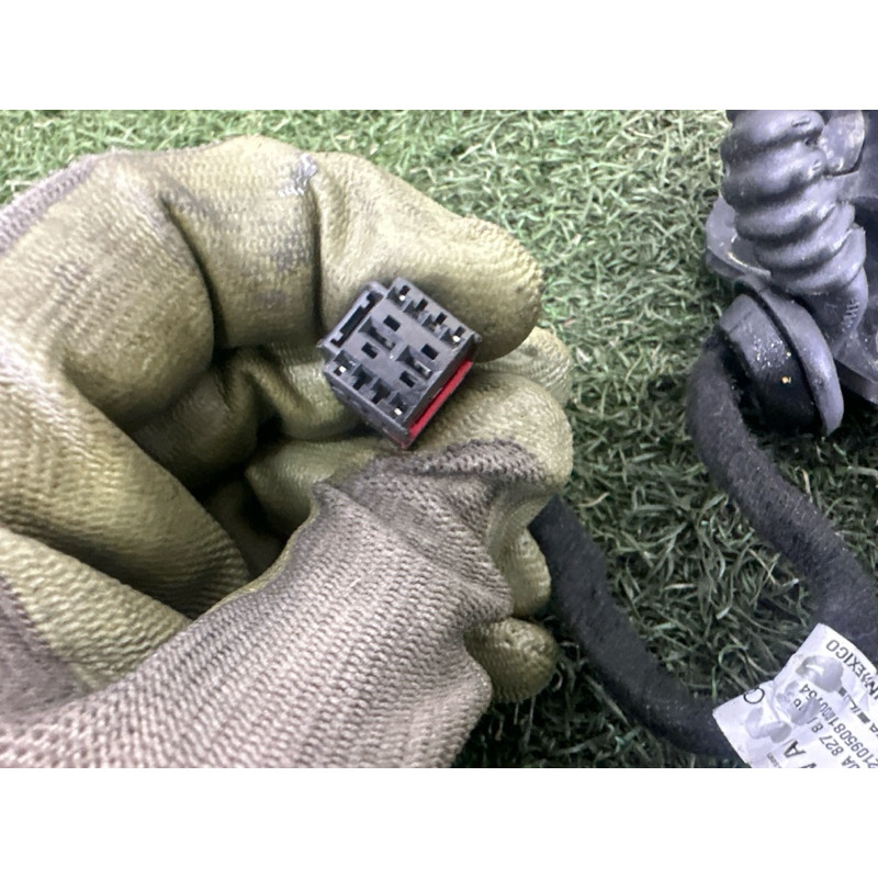 Привод двери багажника (электрика) AUDI Q5 FY 2018 2.0 DAYB 80A827851A