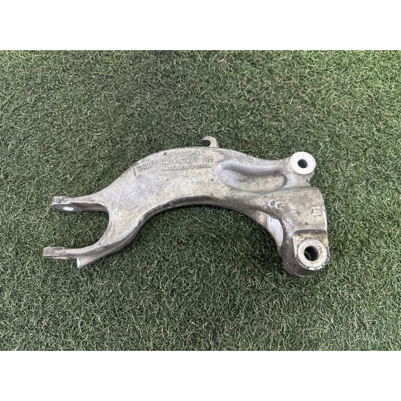 Вилка амортизатора (подвеска) AUDI Q5 FY 2018 2.0 DAYB 4M0413038H