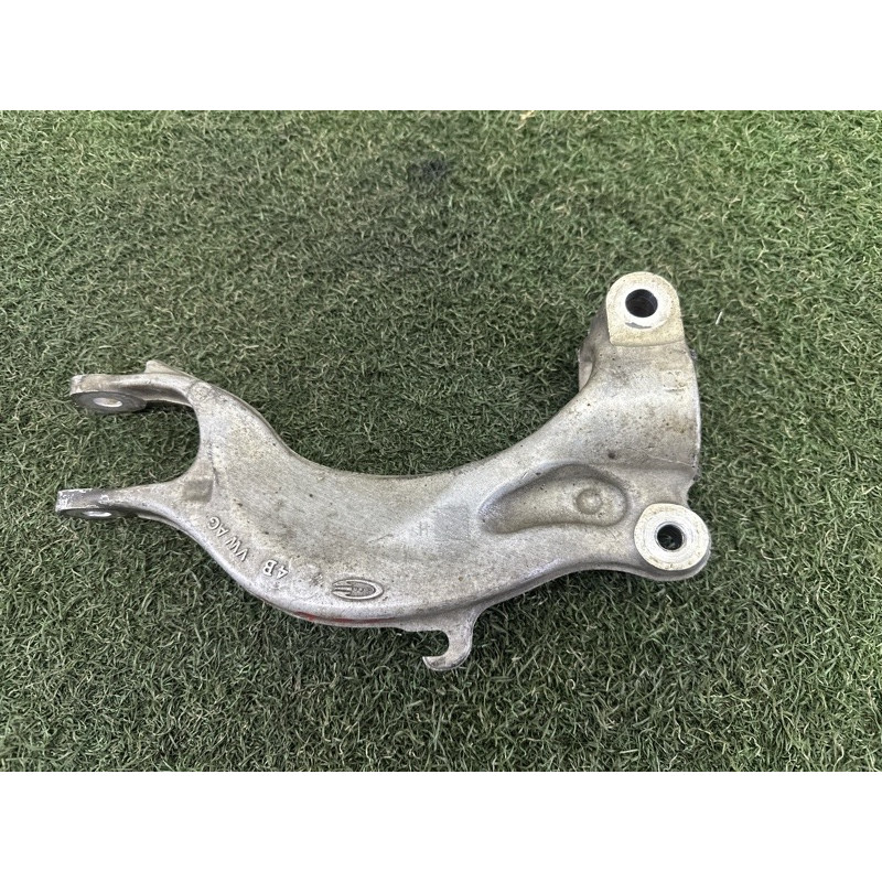 Вилка амортизатора (подвеска) AUDI Q5 FY 2018 2.0 DAYB 4M0413038H