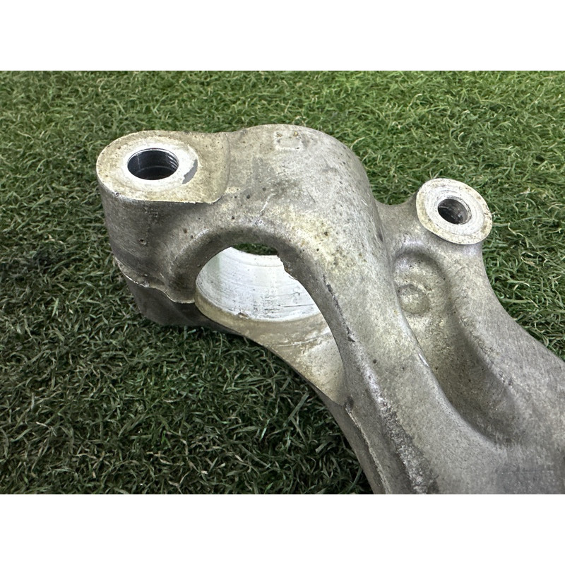 Вилка амортизатора (подвеска) AUDI Q5 FY 2018 2.0 DAYB 4M0413038H