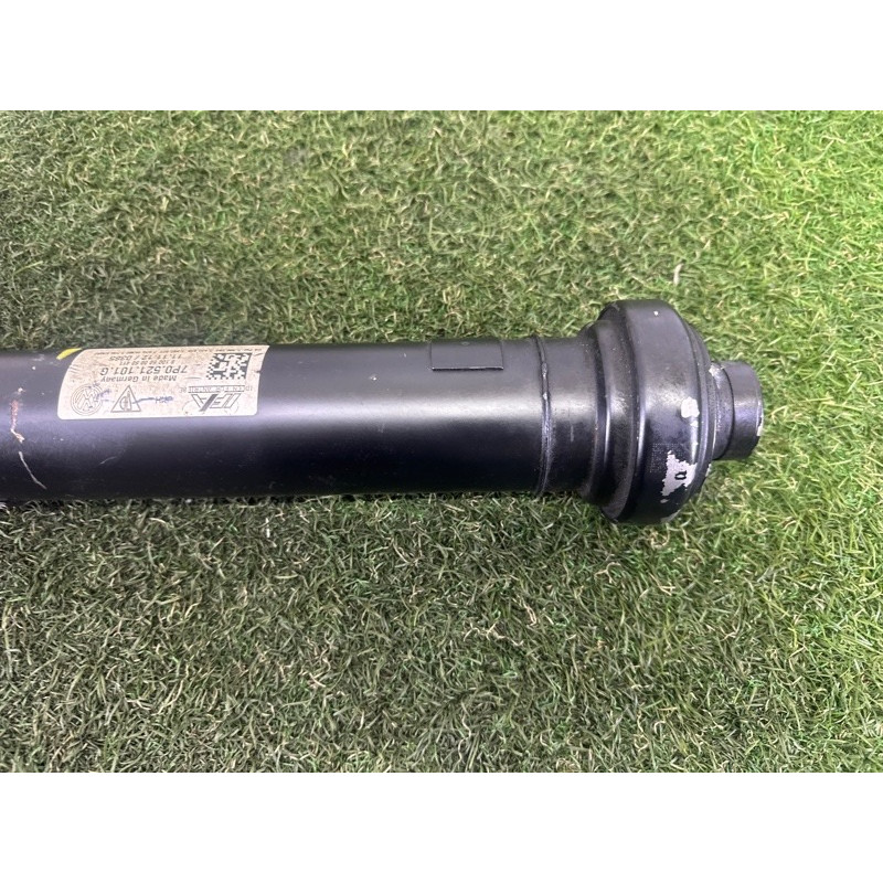 Карданный вал (трансмиссия) Volkswagen Touareg NF 2012 3.0 TDI 7P0521101G