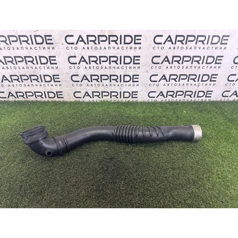 Патрубок интеркулера (двигатель и элементы) BMW 3-series F30 2015 2.0 13717605044