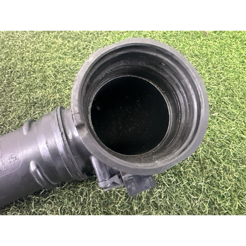 Патрубок интеркулера (двигатель и элементы) BMW 3-series F30 2015 2.0 13717605044