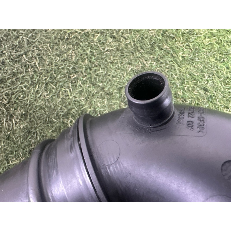 Патрубок интеркулера (двигатель и элементы) BMW 3-series F30 2015 2.0 13717605044