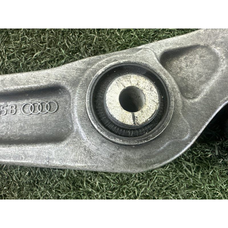 Рычаг подвески (подвеска) AUDI Q5 8R 2010 3.2 CALB 8K0407151C