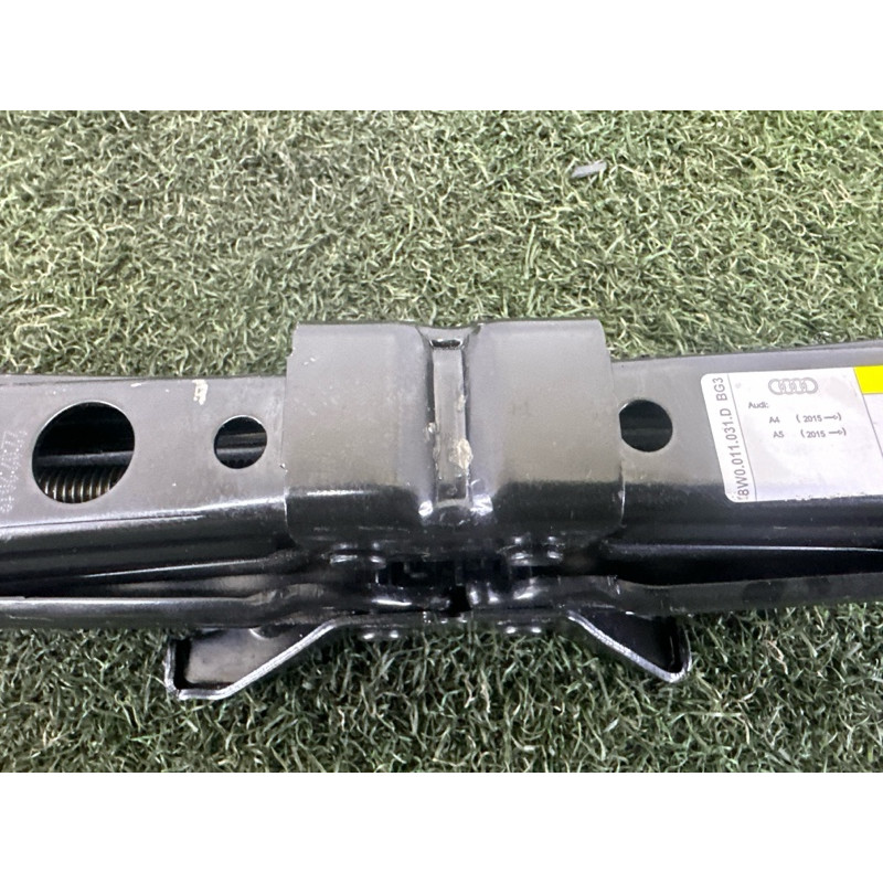 Домкрат (аксессуары) AUDI A4 B9 2018 2.0 DBPA 8W0011031C