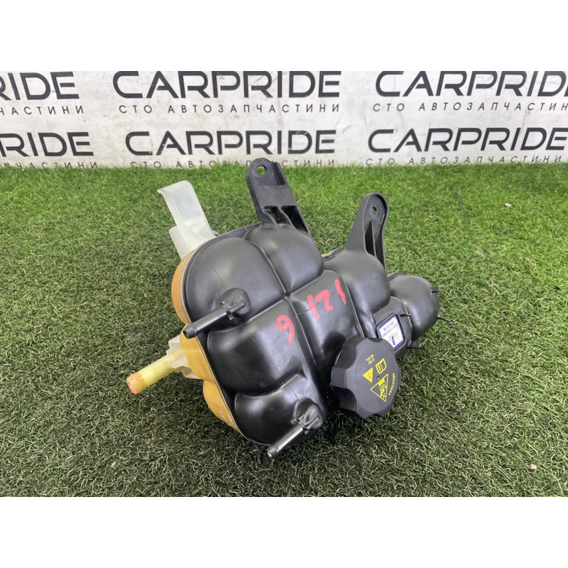 Бачок расширительный (система охлаждения) Jeep Grand Cherokee WK2 2018 3.6 68244088AA