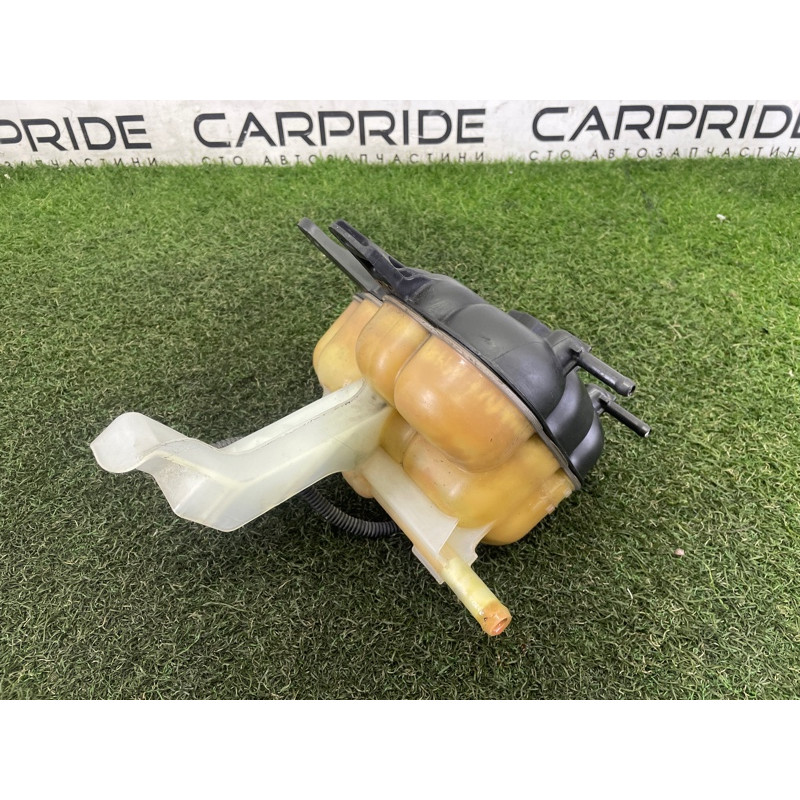 Бачок расширительный (система охлаждения) Jeep Grand Cherokee WK2 2018 3.6 68244088AA