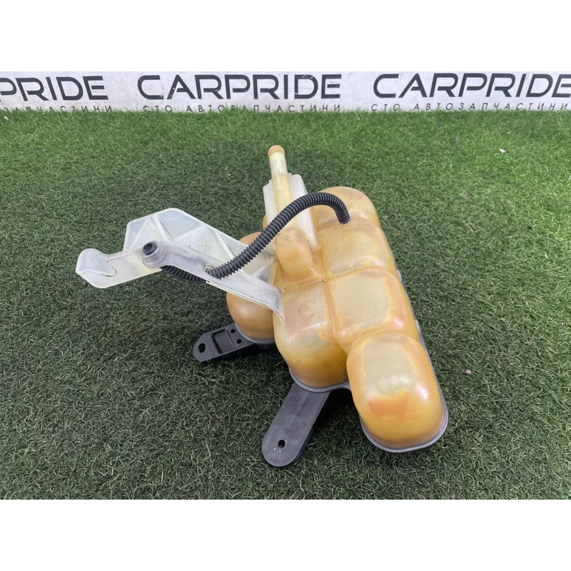 Бачок расширительный (система охлаждения) Jeep Grand Cherokee WK2 2018 3.6 68244088AA