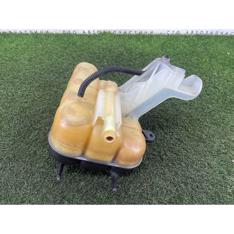 Бачок расширительный (система охлаждения) Jeep Grand Cherokee WK2 2018 3.6 68244088AA