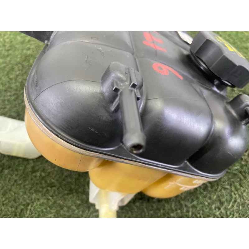 Бачок расширительный (система охлаждения) Jeep Grand Cherokee WK2 2018 3.6 68244088AA