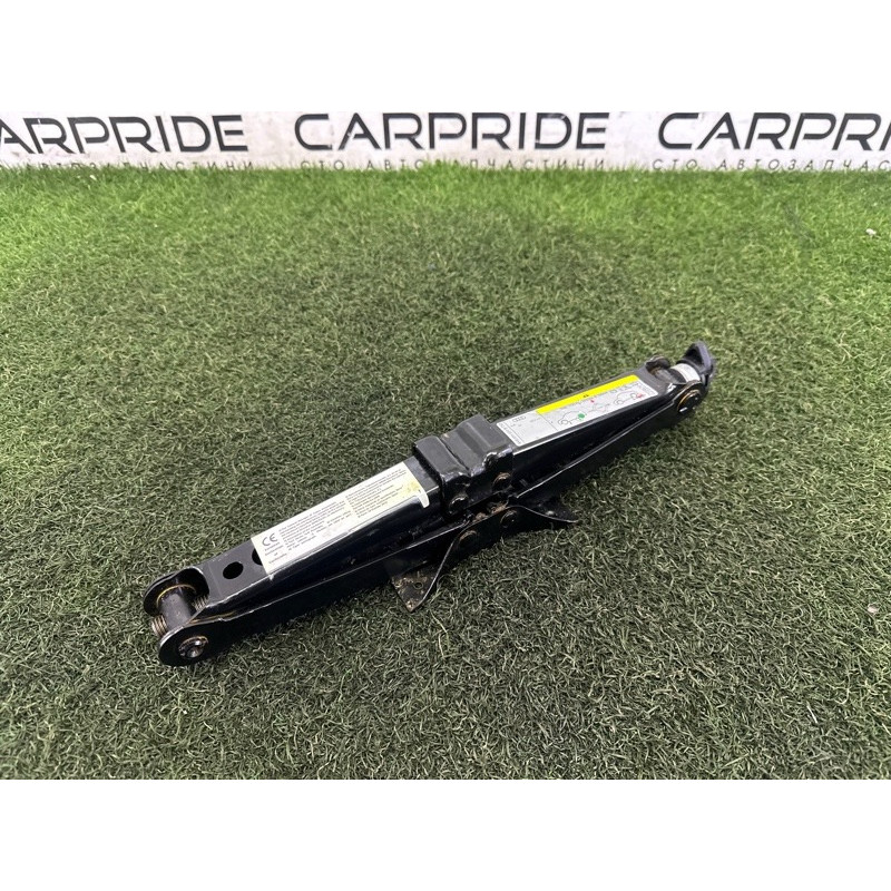 Домкрат (аксессуары) AUDI A3 8V 2016 1.8 CNSB 8V0011031B