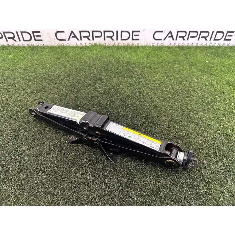 Домкрат (аксессуары) AUDI A3 8V 2016 1.8 CNSB 8V0011031B