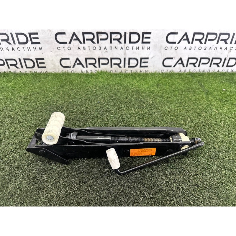 Домкрат (аксессуары) AUDI A8 D4 2011 4.2 CDRA 4H0011031C